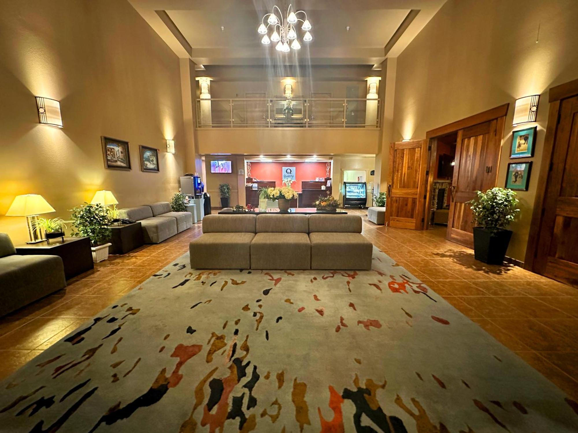 Quality Inn & Suites Rimbey Buitenkant foto