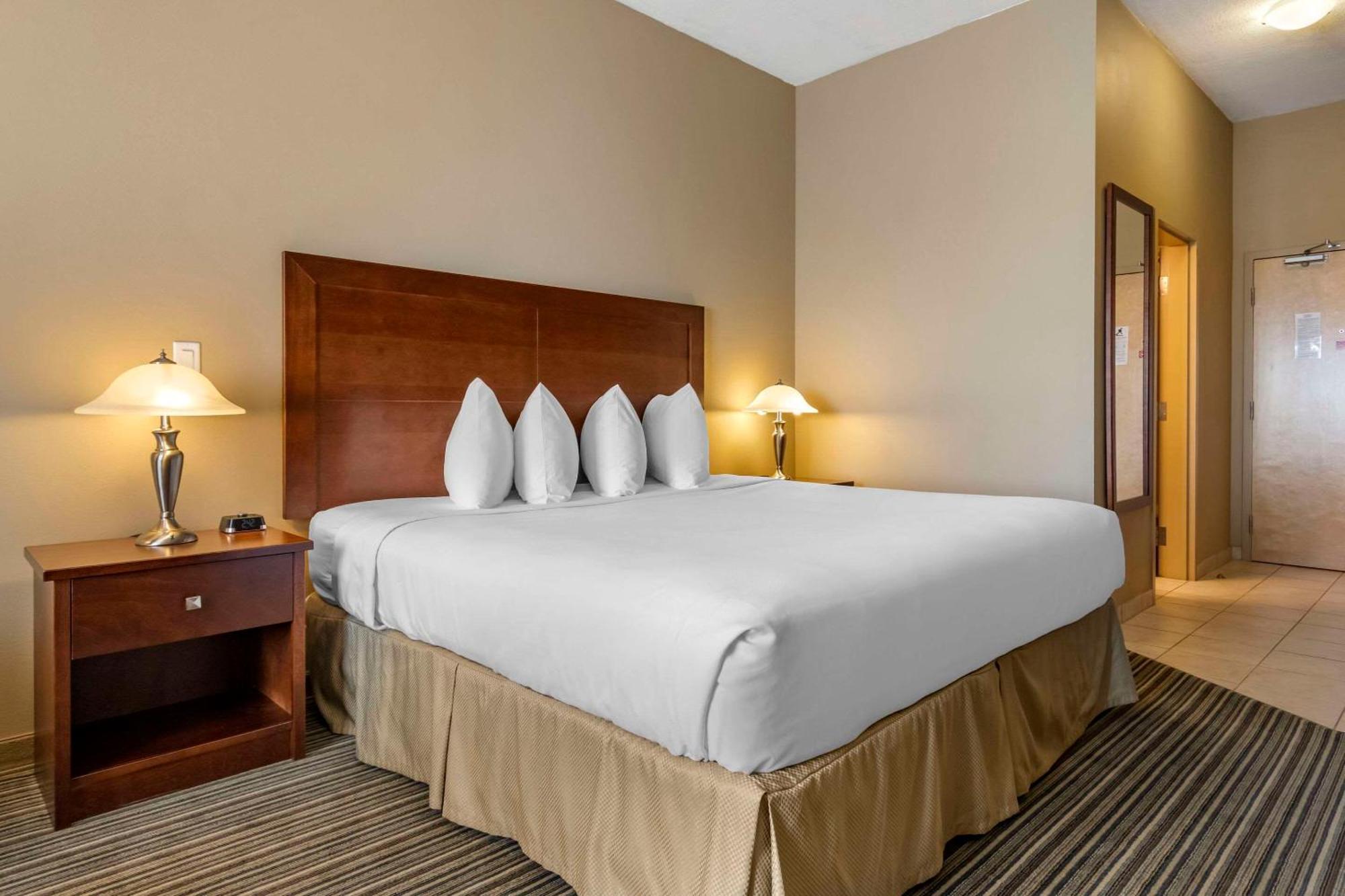 Quality Inn & Suites Rimbey Buitenkant foto