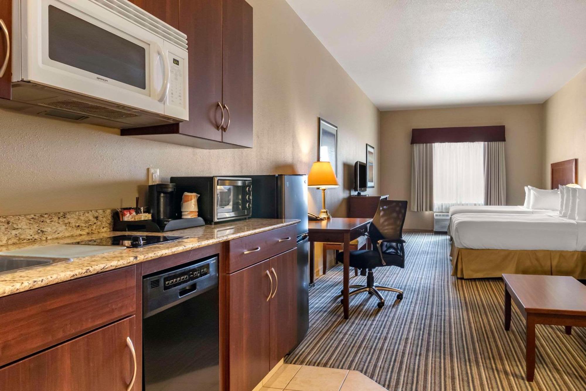 Quality Inn & Suites Rimbey Buitenkant foto
